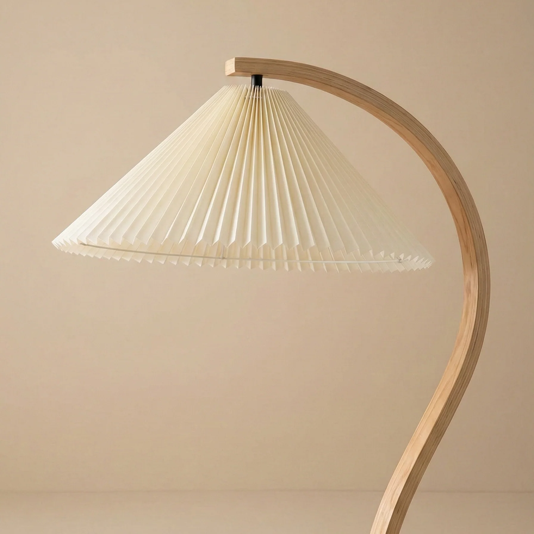 Bianca Wooden Floor Lamp - Image 3