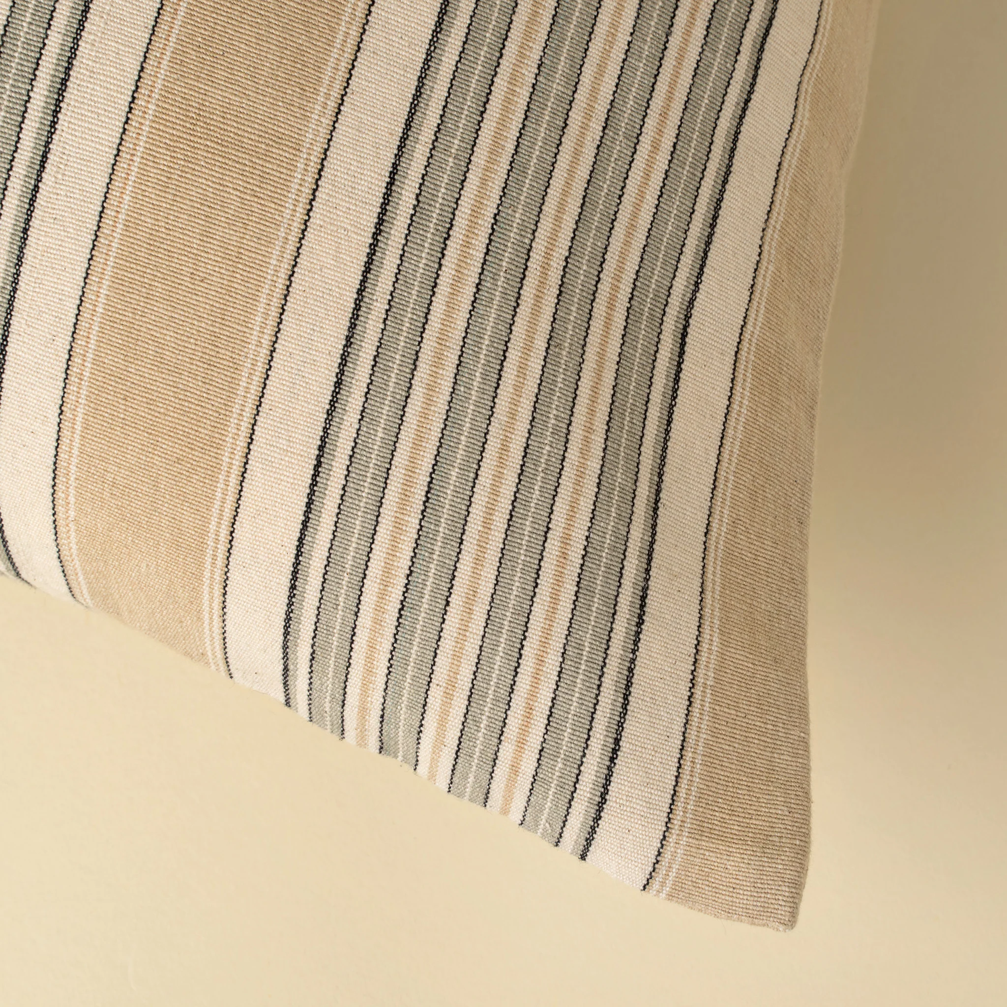 Bayview Woven Cushion 20"x20" - Image 3