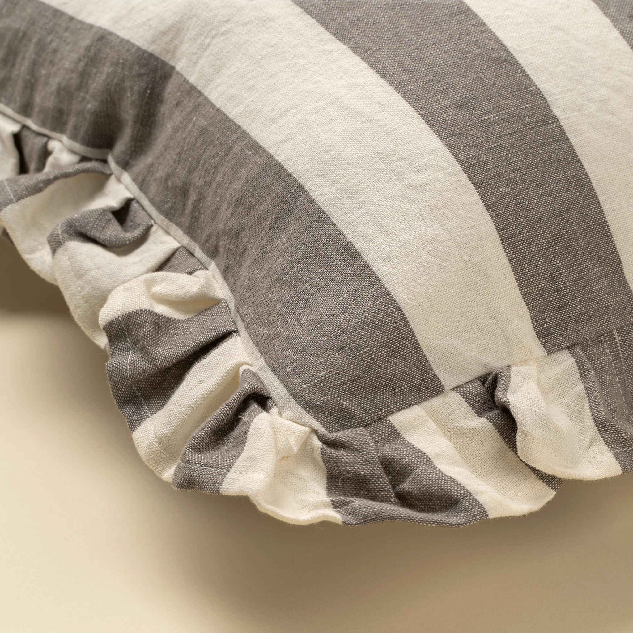 Clementine Ruffle Pillow 20"x20" - Image 3