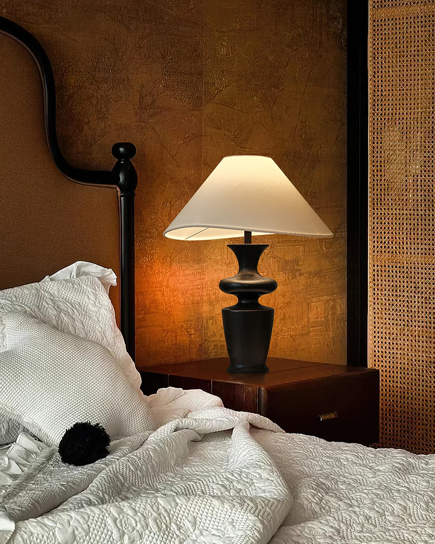 Contour Table Lamp - Image 3