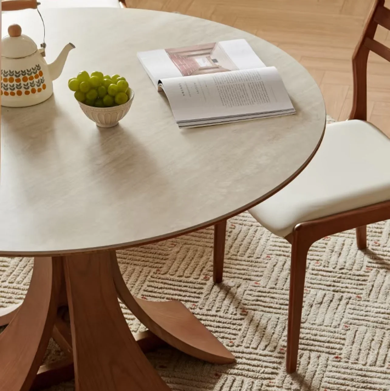 Elowen Round Dining Table (43", 51") - Image 3