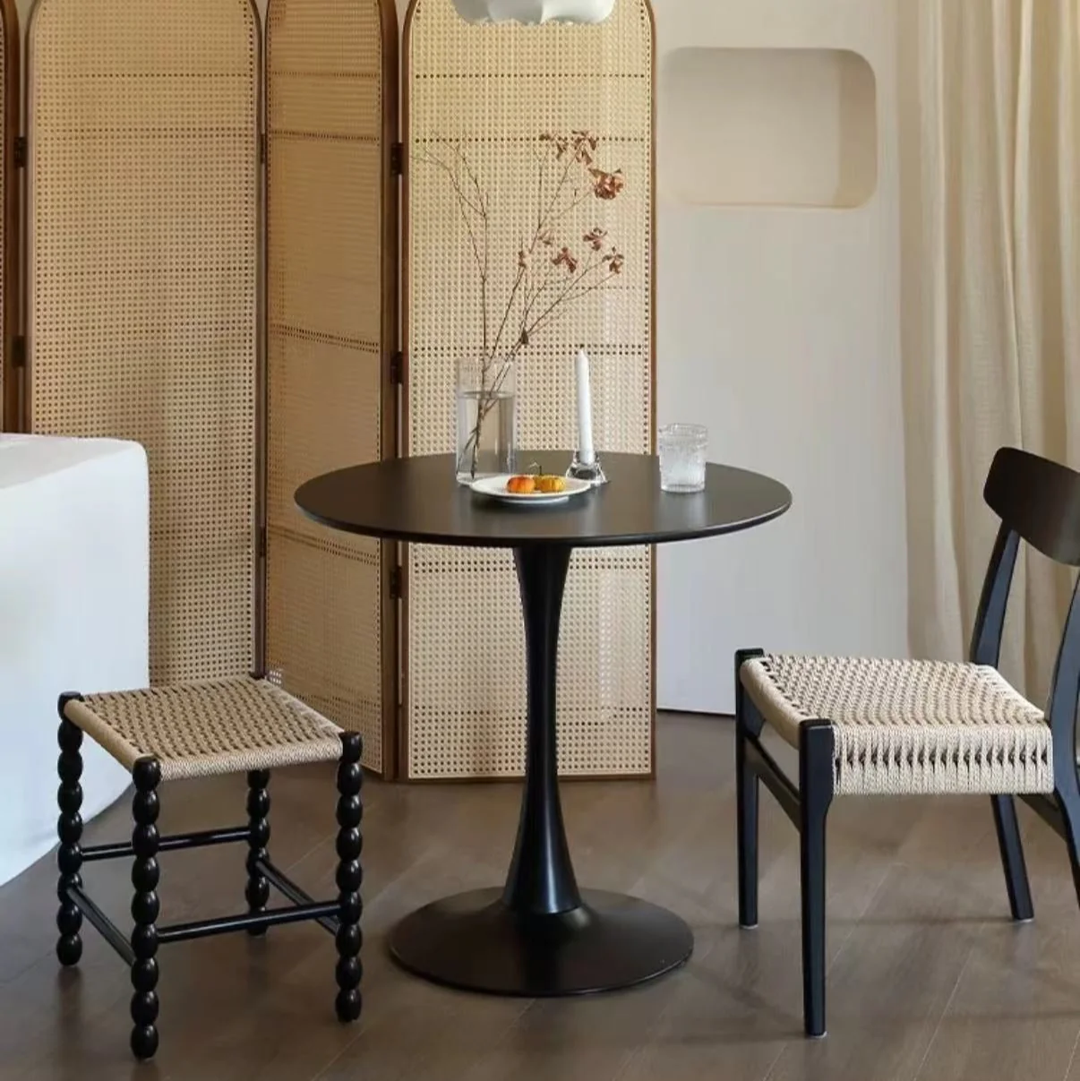Tulip Dining Table (32", 36", 40“) - Image 5